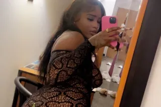 ALL HOLES OPEN 🍑👄 OUT CALL SPECIAL ❄party favors available - Image 1