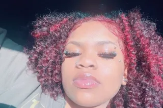 new girl in town 🖤 - 24 - Image 2