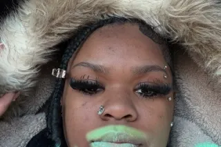 new girl in town 🖤 - 24 - Image 1