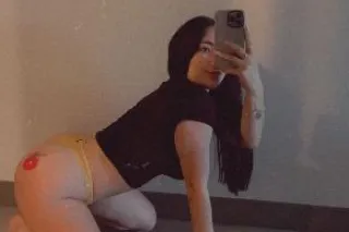 estoy de regreso mis amores, latina sexy caliente🔥con el bury grande🍑 jugoso y sabroso 🫦🤤y el coo apretadito, soy una chica limpia 🫦ven y juega conmigo 😈 - Image 9