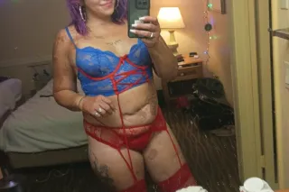 Thicc baddie who will swallow ... - Image 4