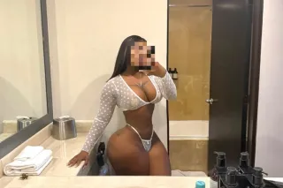 Hermosa colombiana latina nuev... - Image 3
