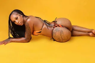 So sexy and Sweet. Come get a ... - Image 1