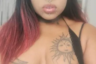 Curvaceous Goth Babe - 26 - Image 2