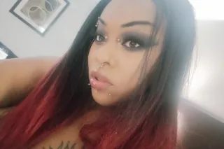 Curvaceous Goth Babe - 26 - Image 4