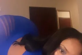 Come relax and unwind with me ... - Image 1