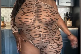 TIGHT &amp; WET💕💕💕 LEGS OPEN 2... - Image 3