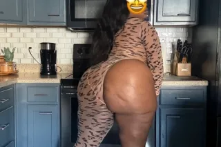 TIGHT &amp; WET💕💕💕 LEGS OPEN 2... - Image 3