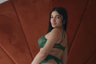 megan - 22 - Image 1