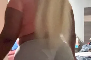 🍭GORGEOUS BLONDE BOMBSHELL WITH BIG DICK SUCKING LIPS 💋&amp; A SOFT NATURAL BROWN BODY WHO LOVES SUCKING ON A HARD DICK WITH MY ASS IN THE AIR COME TOUCH ME &amp; SEE HOW GOOD I FEEL INSIDE🧸 - Image 11