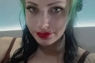 im taking outcalls today Running specials Alt girl Green eyes w/ lots of tattoos/piercings - Image 8