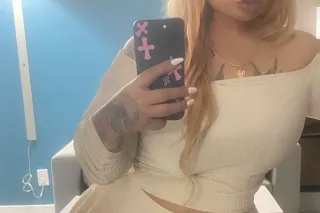 4'11 MIXED THROAT QUEEN ~ OUT ONLY UNLESS YOU GET A ROOM. - Image 12