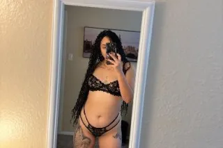 Hello everyone beautiful lady ... - Image 1