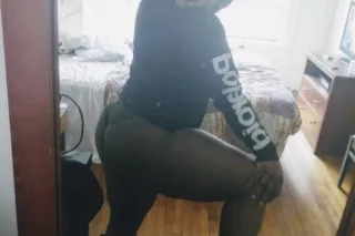 Wet 💦 Discreet 🫣 &amp; Freaky ... - Image 3