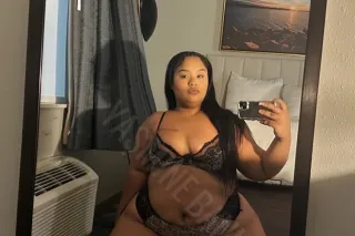 LAST WEEK SPECIALS💋DEEP THROAT and a BUBBLE BUTT🥵I WANT TO SQUIRT ON THAT DICK💦PRETTY AND THICK FILIPINA🩷🍭 - Image 9