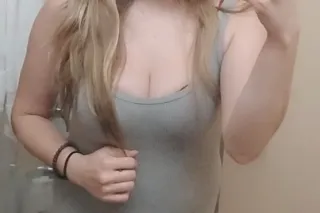 come hang out in my playroom, ... - Image 4