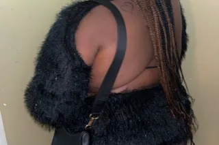 chick with a 🍆 is back 😝 mobil... - Image 3