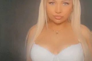 💯 REAL & RECENT PICS 📸 AVAILAB... - Image 1