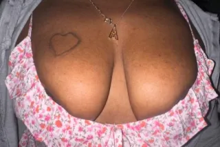 bisexual woman who aims to ple... - Image 1