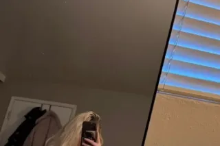 🌼 Short Silly Blonde 🌼 - Image 5