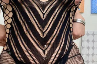 Short Petite Sexy Latina - 26 - Image 4