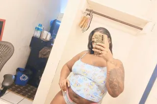 im over 17 n men love fresh n young pussy girls so saying im under age gone bring more men 2 me. Time a bitch mad under age n have face job na bbl now basic i never heard that lie - Image 10