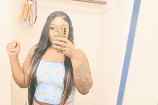 im over 17 n men love fresh n young pussy girls so saying im under age gone bring more men 2 me. Time a bitch mad under age n have face job na bbl now basic i never heard that lie - Image 5