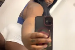 NEW GIRL HERE 🥰 Tu fantasa fav... - Image 1