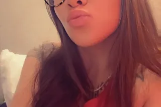 😍TATTED SLUT GOTTA BIG BUTT🤤AS... - Image 3