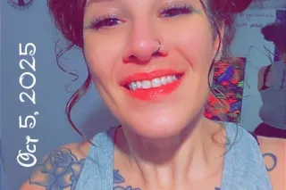 😍TATTED SLUT GOTTA BIG BUTT🤤AS... - Image 1