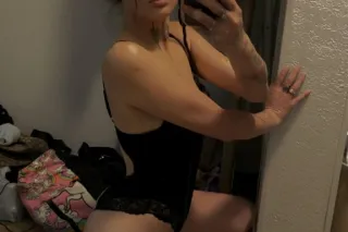 TEXT ME BOOK NOW ;) - 24 - Image 3