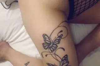 SPECIALS 100 ROSES QV SPECIAL ... - Image 1