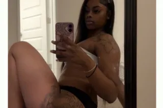 ⭐NEW GIRL IN TOWN⭐5 S T A R CH... - Image 2