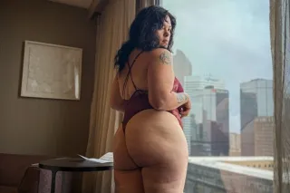 CUTE 🍑CURVY MILF NEEDS SOME 🍆DICK 🍆 TODAY - Image 2