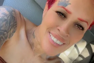 Sweet hot sexy MILF - Image 7