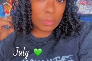 Young, friendly girl — feel free to say hi 😊 - Image 2