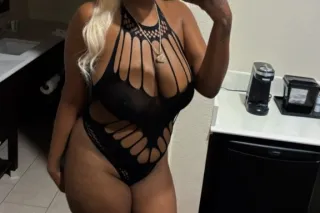 Throat goat 🥵 - 22 - Image 1