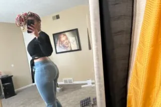 yes thats me in the pictures stop asking me to verify cum with your eyes and see... - Image 1