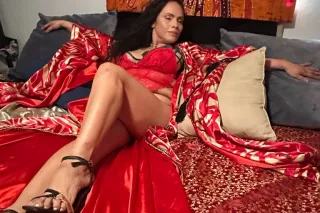 A STAR VISITS - a city of lights - NEW 1 NIGHT ONLY! She Is Summer Lovin' Her Way Through the Southlands... A Muse Awake &amp; in need of Something you may have! - Image 11