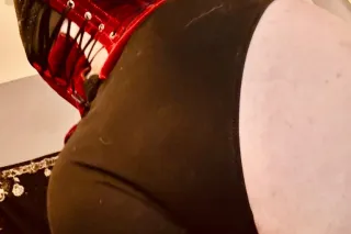 Cum get warmed up 🤤 - 26 - Image 1