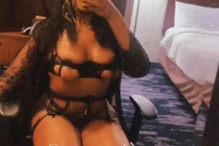 🌺 𝒄𝒉𝒐𝒄𝒐𝒍𝒂𝒕𝒆 𝒖𝒑𝒔𝒄𝒂𝒍𝒆 𝒆𝒃𝒐𝒏𝒚 𝒃𝒐𝒎𝒃... - Image 4