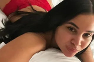 beautiful bombshell Colombian ... - Image 2