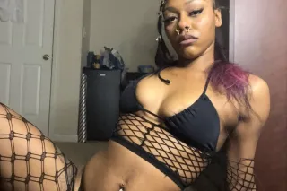 AVAILABLE RIGHT NOW | Talia Re... - Image 4