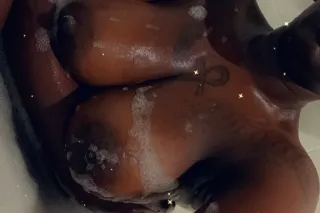 🇯🇲🍑💦🍒 Busty 38D full Milky Bre... - Image 4