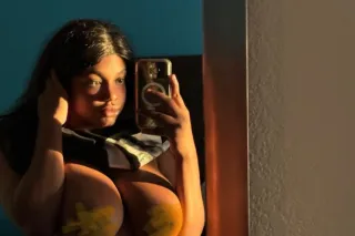 ass &amp; tits 🍒 courtyard sui... - Image 2