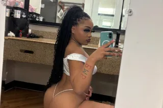 σηє ηιgнт σηℓу 💎 𝐏𝐑𝐄𝐓𝐓𝐘 𝐅𝐀𝐂𝐄 😍 𝐏𝐇𝐀𝐓 𝐀𝐙𝐙 😌 𝐉𝐔𝐈𝐂𝐘 𝐏𝐄𝐀𝐂𝐇 🍑💦 - Image 2