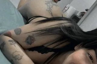 Horny Queen Available For Hook... - Image 1