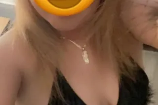 Let me be your winnie poohbear... - Image 1