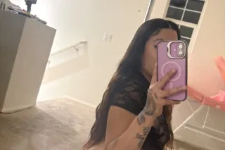 sexy latina - 23 - Image 1