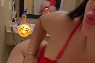 🥵her Colombian girl is back av... - Image 2